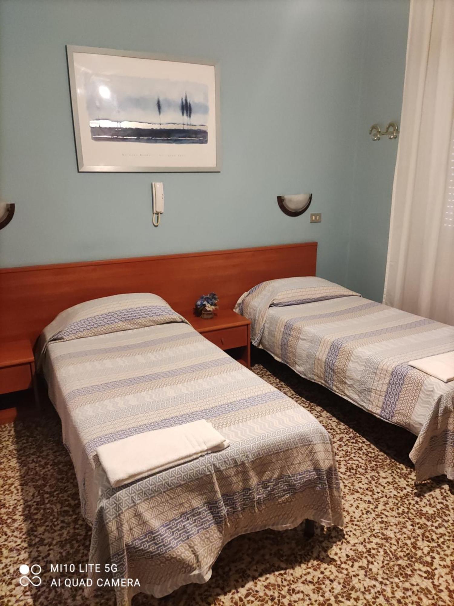 Hostal D'Annunzio House سيسانو بوسكون المظهر الخارجي الصورة