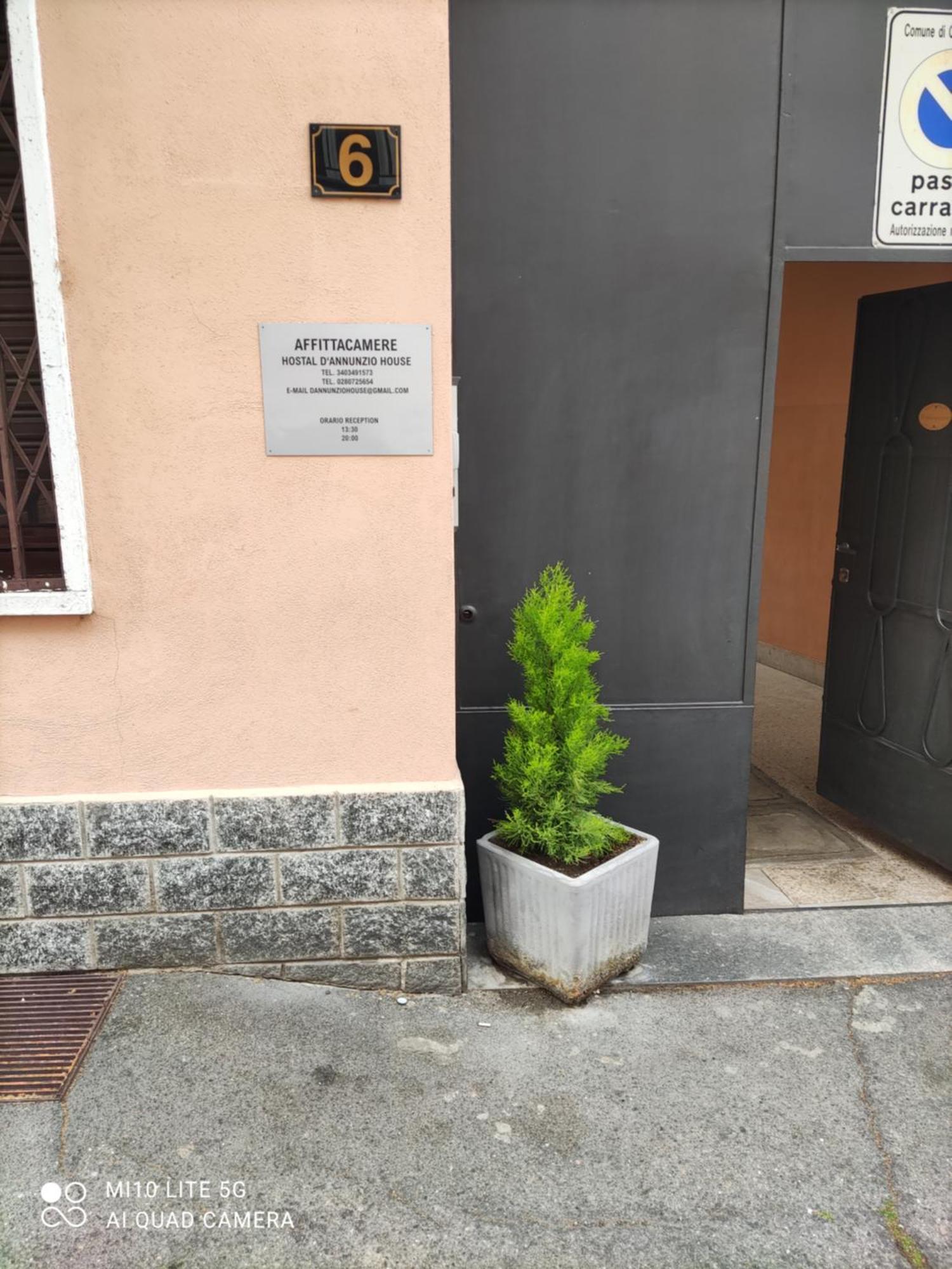 Hostal D'Annunzio House سيسانو بوسكون المظهر الخارجي الصورة